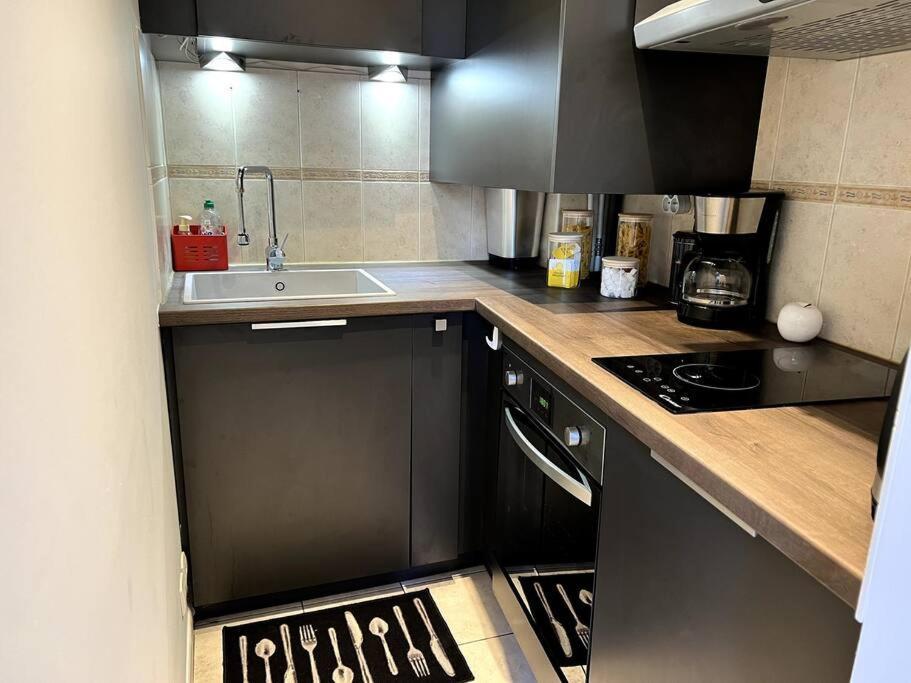 Ferienwohnung Nid Douillet Au Coeur D'Uzès Exterior foto